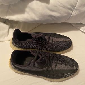 Yeezy carbon v2 350